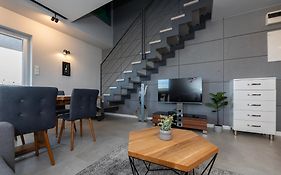 Highest Penthouse In Lodz- II Floors With View &Free Parking